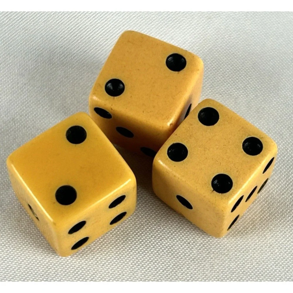 Vintage Yellow Butterscotch Bakelite Lot Of 3 Dice 1/2